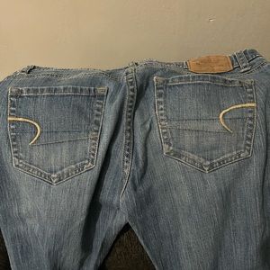 American Eagle Outfitters size 6 long jeans, Apt 9 size small shirts.